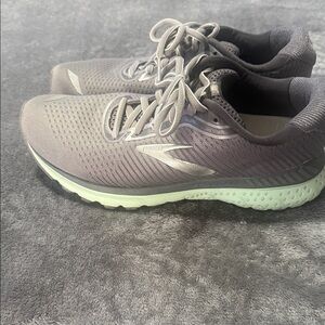 Brooks Women's Gray and Mint Athletic Shoes